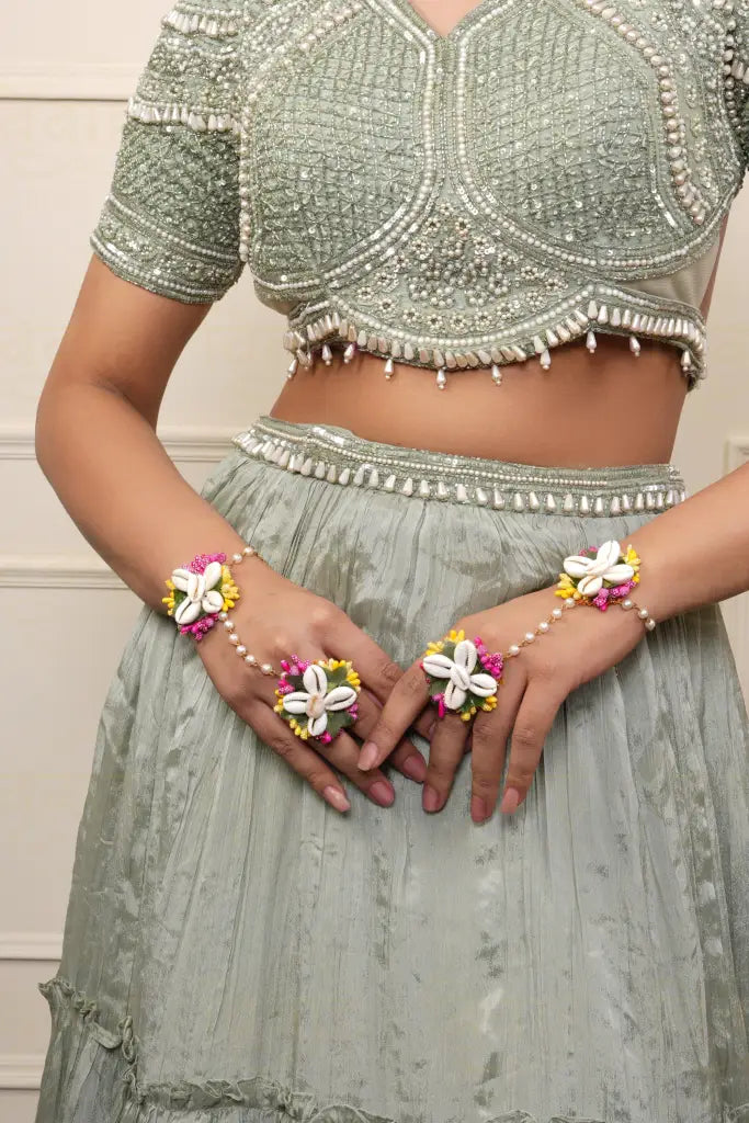 BridesOnly: Stunning Jewellery Options To Go With Your Ivory Lehenga! |  WeddingBazaar